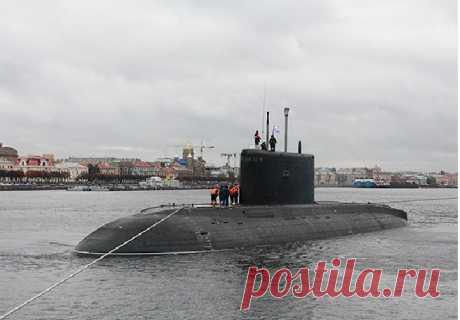 Проект 636.3, советские ДЭПЛ, субмарины: Старый Оскол, Колпино и Краснодар, подлодки для морского боя, когда был спуск на воду Дизель-электрические подлодки проекта 636.3 типа "Варшавянка" стали опорой военно-морского флота России в новом веке. Корабли имели низкую шумность и получили мощное торпедно-ракетное вооружение.