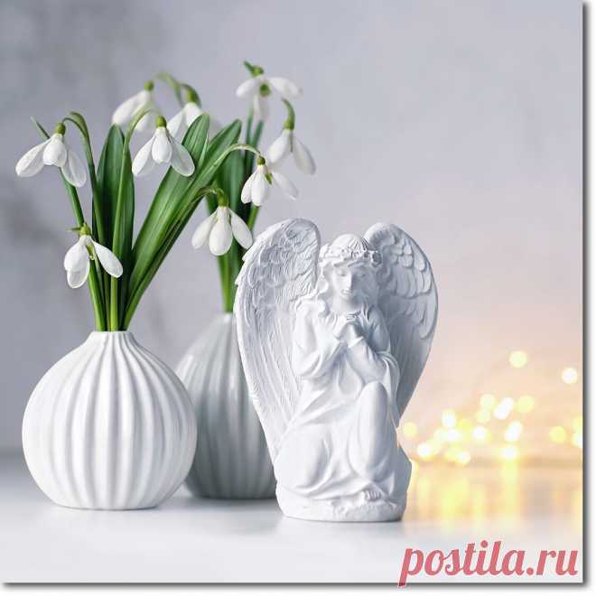 Дай Бог — всего хорошего, чего нету,
и сохрани Бог — то хорошее, что есть.

/Марина Цветаева/