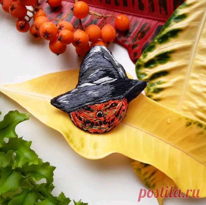 Брошь страшная оранжевая тыква на хэллоуин ручной вышивки – купить на Ярмарке Мастеров – P4BOCRU | Брошь-булавка, Хабаровск Брошь страшная оранжевая тыква на хэллоуин ручной вышивки в интернет-магазине на Ярмарке Мастеров. Брошь вышита вручную. Нитками мулине. Размер  5*5.5см.

Под заказ могу вышить любую нашивку/брошь.