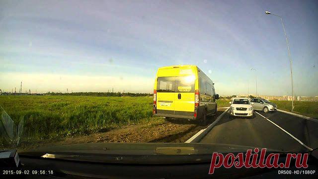 Умеют люди себя развлечь: 3 ДТП за 3 минуты