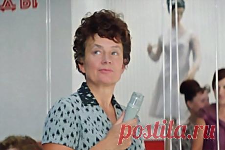 «Брюки превращаются…» Последняя роль советской «Софи Лорен». Чтобы ее голос не узнали, актрисе пришлось пойти на ухищрения. Иначе эффект от Гайдаевской придумки не сработал бы.