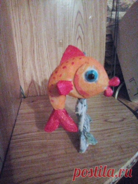 Сделана фигурка из пенопласта