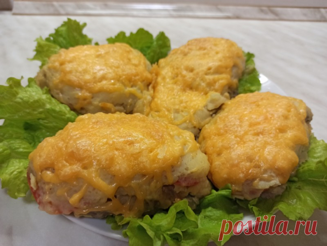 Сочное МЯСО ПОД ШУБОЙ - хоть на праздник, хоть на каждый день Всем привет! Предлагаю приготовить очень сочное, красивое и праздничное блюдо — мясо под шубой с сыром, помидорами и грибами. Мясо под шубой станет украшением любого праздничного стола или отличным ужином для всей семьи. Тем более к этому блюду Вам не нужно дополнительно готовить...