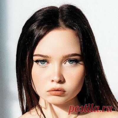 Аня Енина – биография и карьера