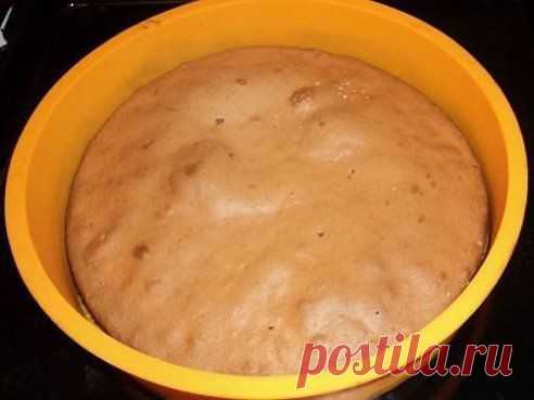 Ореховый тортик за пять минут
Этот рецепт уникален тем, что для его приготовления требуется минимум продуктов. не нужно ни масла, ни муки, даже духовка не нужна! Рецепт тут   
http://my.mirzverushek.ru/?p=2839