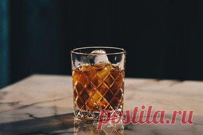 Врач высказалась о влиянии алкоголя на качество сна. Врач-сомнолог Наталья Белозерова рассказала, как алкоголь влияет на качество сна. Она заявила, что многие люди используют спиртные напитки в качестве снотворного. Однако лечить нарушения сна подобным образом не рекомендуется, так как это грозит частыми ночными пробуждениями.