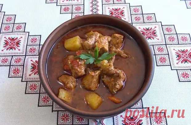 Бограч по-венгерски. Аппетитное блюдо с тушёным картофелем, мясом и овощами - Скатерть-Самобранка - медиаплатформа МирТесен