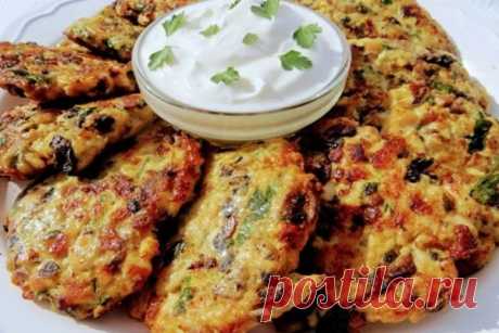 Куриные котлеты с грибами - Кулинарная страница

Изумительно вкусные куриные котлеты с грибами. Их просто готовить и можно подать на любой стол — обеденный или праздничный