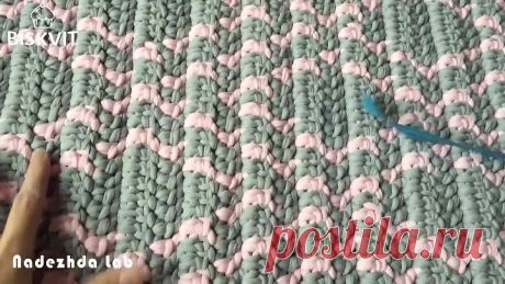 Вязаный коврик из трикотажной пряжи. Жаккард крючком