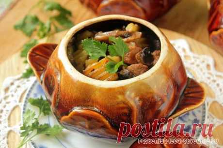 Жаркое с картошкой и свининой в горшочках в духовке