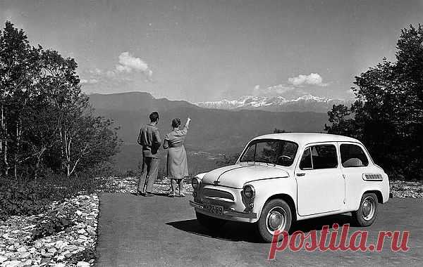 22 ноября 1960 года запорожский завод «Коммунар» выпустил первую серию автомобилей «Запорожец». Мечта о «народном автомобиле» стала реальностью. 
Советский автопром выполнял мечты и о крестьянском автомобиле, и об автомобиле для партийной верхушки.