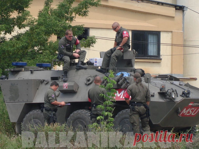Косово 2013 | Балканика.ру
Я не могу сказать, что жизнь там спокойна. Периодические стычки регулярно держат людей в напряжении. Но жизнь продолжается и противостоять ей вряд ли кто-то сможет. Я сейчас говорю, естественно, про сербскую часть Косово.

Вот только время там как будто остановилось лет так 20 — 30 назад, о чём говорят и сами сербы, приезжающие туда. Думаете это плохо? Наоборот.