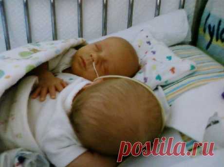 Настоящее чудо: фотографии малышей, родившихся раньше срока, но сумевших выжить | Чёрт побери