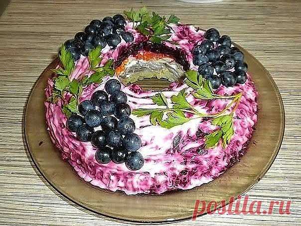 Салат Черная гроздь