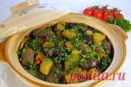 Говядина с черносливом тушенные в горшочке - рецепт с фото / Простые рецепты