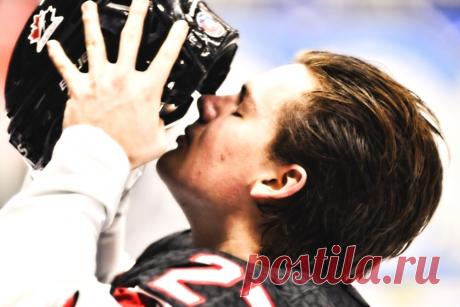 Какая боль: Россия Канада - 6:0 - капитан канадской сборной отказался снять шлем