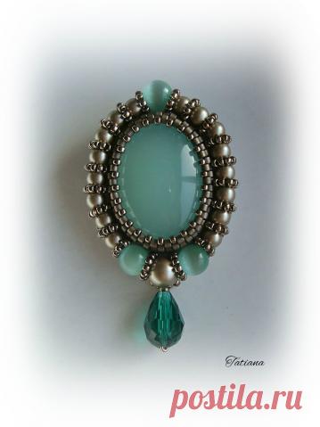 Брошь с амазонитом и Swarovski | biser.info - всё о бисере и бисерном творчестве