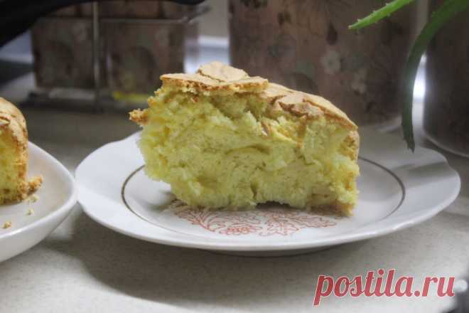 Яблочная шарлотка с сахарной корочкой рецепт с фото пошагово