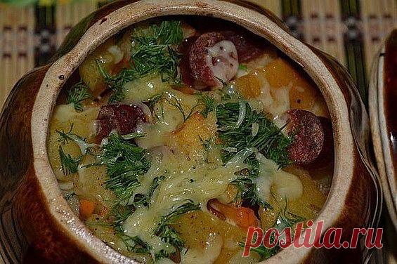 Картошка в духовке в горшочках с охотничьими колбасками | 8 Ложек