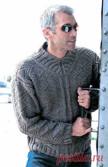 мужской пуловер с интересной горловиной спицами