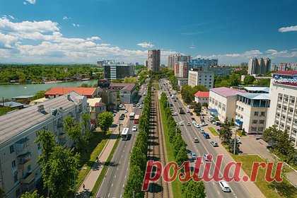 В оперштабе Краснодара объяснили похожие на взрыв громкие звуки. Оперативный штаб Краснодарского края в своем Telegram-канале объяснил громкий звук, похожий на взрыв, который услышали жители Краснодара. «Громкий звук (похожий на взрыв), который услышали жители Краснодара ночью 15 июня, связан с преодолением самолетом звукового барьера», — говорится в сообщении.