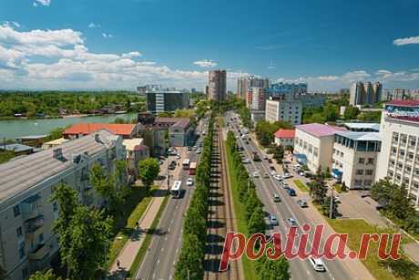 В оперштабе Краснодара объяснили похожие на взрыв громкие звуки. Оперативный штаб Краснодарского края в своем Telegram-канале объяснил громкий звук, похожий на взрыв, который услышали жители Краснодара. «Громкий звук (похожий на взрыв), который услышали жители Краснодара ночью 15 июня, связан с преодолением самолетом звукового барьера», — говорится в сообщении.