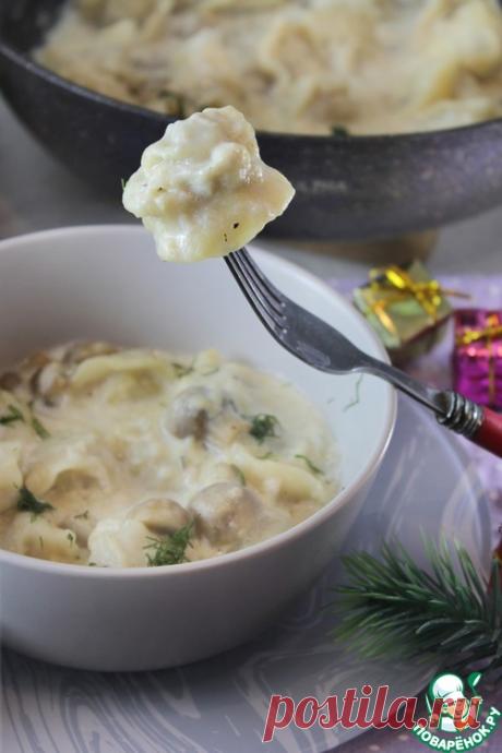 Пельмени в сливочно-грибном соусе – кулинарный рецепт