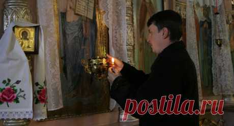 Для чего перед иконами зажигают лампады? - Православный журнал "Фома" Лампады, которые ставят перед иконами, являются символом огня веры в Христа, который способен разогнать тьму зла.