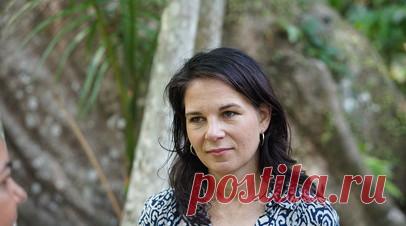 Глава Генассамблеи ООН Бербок выступила против территориальных уступок Украины. Председатель Генеральной Ассамблеи ООН Анналена Бербок заявила, что Украина не должна соглашаться на уступки своей территории для достижения мира. По её словам, такой шаг означал бы потворство грубому нарушению Устава ООН. Читать далее