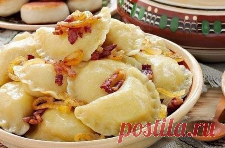 #райская_кухня #рецепты #GIF_рецепты
"Супер вкусные Вареники 

Ингредиенты: 
Для теста: 
- 1 стакан горячей воды; 
- 2 ст. л. жирной сметаны; 
- 1 ст. л. сливочного масла; 
- 0,5 ч. л. соли; 
- 2,5 стакана муки. 
Для начинки: 
- 0,5 кг картофеля; 
- 300 г грибов; 
- зелень; 
- соль, перец. 

Приготовление: 
1. В миску просеять муку, добавить соль, сливочное масло и сметану, налить стакан горячей воды и замесить тесто. 
2. Выложить тесто на посыпанную мукой поверхность и вы...