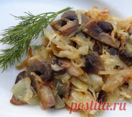 Мой коронный рецепт тушеной капусты без мяса, сколько не готовлю всегда мало | Дверь на кухню | Яндекс Дзен