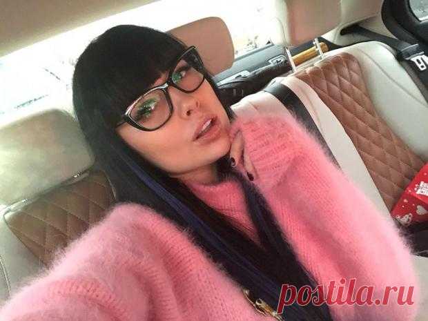 Нелли Ермолаева с красавчиком на фото: в Сети подозревают что звезда «Дом 2» мстит экс-мужу