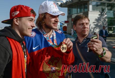Чемпионская сборная России по хоккею прибыла в Москву - новости чемпионата мира по хоккею с шайбой 2014 года - ЧМ-2014 - Спорт Mail.Ru