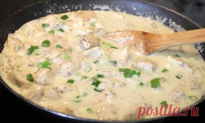 Куриное филе под сырным соусом