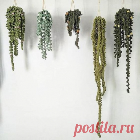 PATTERN ONLY Instructions for the 5 pictured vines, from START to FINISH, including: • Dirt ball • Leaf types • Flowers + berries • Macramé hanger Assumes basic crochet experience. Uses ONLY the…
