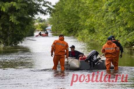 В Каховском водохранилище упал уровень воды. Уровень воды в Каховском водохранилище продолжает снижаться: по состоянию на 8.00 утра 11 июня уровень водохранилища в районе Никополя составляет 9,35 метра. За сутки уровень воды снизился больше, чем на метр. С момента подрыва Каховской ГЭС уровень воды упал более чем на 7 метров.