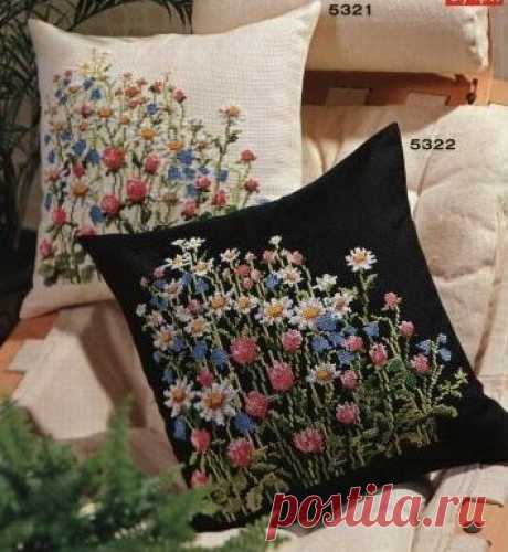 Подушка Полевые цветы.