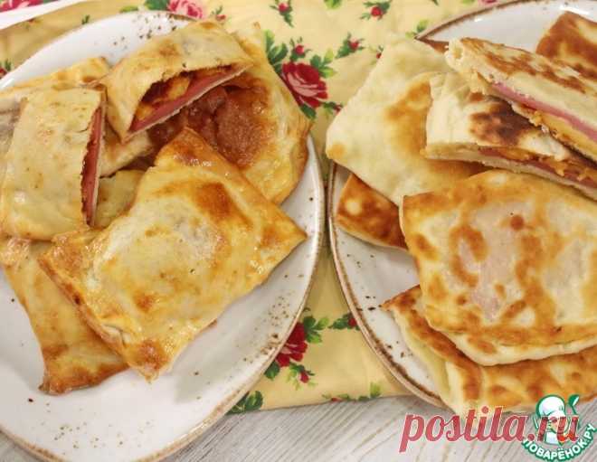 Закрытая мини-пицца с колбасой и сыром – кулинарный рецепт