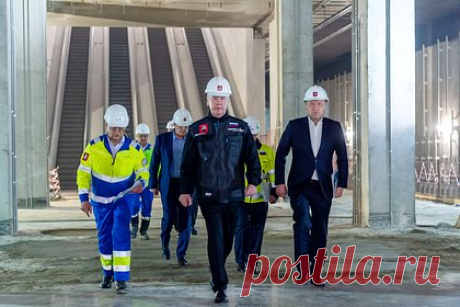 Назван срок запуска нового участка московского метро. Мэр Москвы Сергей Собянин рассказал о строительстве Троицкой линии метро, которую он назвал самой протяженной за границами МКАД. По словам руководителя российской столицы, 17 станций сейчас находятся в разной стадии готовности, а движение по участку от «ЗИЛа» до «Коммунарки» планируется запустить уже в 2024 году.