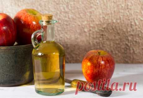 Вино из яблок в домашних условиях: простой рецепт. Как сделать вкусное полусладкое, сухое и крепленое яблочное вино из зеленых и диких яблок в домашних условиях?. Рецепты домашнего вина из яблок с дрожжами и без дрожжей. Как приготовить вино из яблочного варенья, компота и сока в домашних условиях. Приготовление яблочного вина в домашних условиях