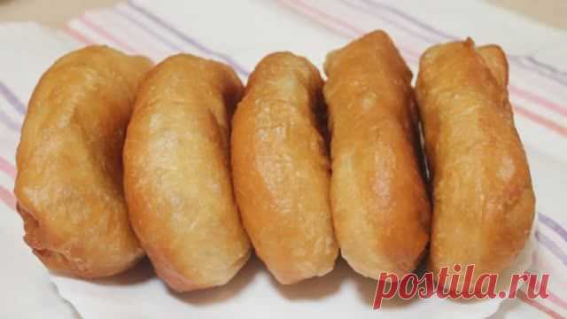 Пирожки с картошкой жареные на сковороде!! СУПЕР ТЕСТО для любой выпечки! Ингредиенты:Тесто:250 мл - вода( молоко),35 г - сахар,7 г - соль,5 г - дрожжи,30 мл - масло раст,400 г - мука,Начинка:400 г - картофель отварной,150 г - лук очищ.,150 г - грибы отварные,30мл - масло раст,5 г - чеснок,соль, перец по вкусу.