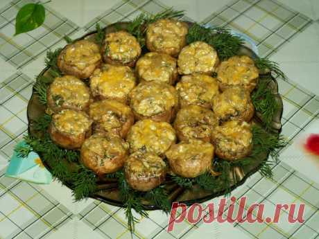 ШАМПИНЬОНЫ, ЗАПЕЧЕННЫЕ С СЫРОМ