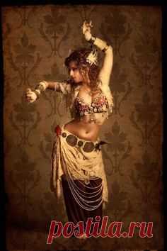 Belly dancer