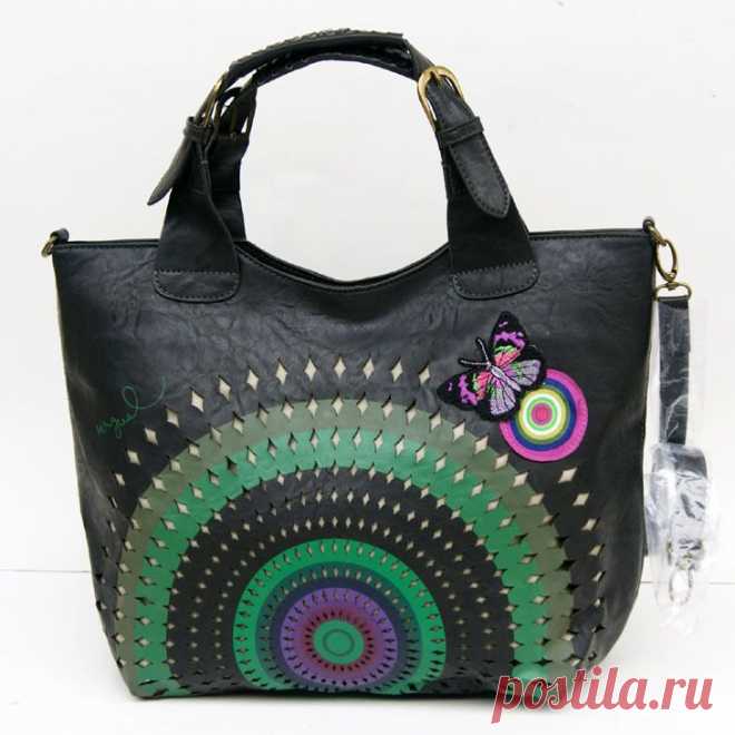 Женская сумка в стиле  desigual. Цена 2100р