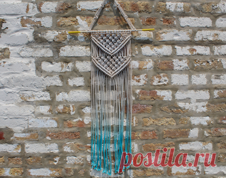Dip-Dyed Macrame Wall Hanging Tutorial | Parlor Diary