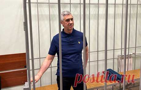Суд в Красноярске приговорил бизнесмена Быкова по второму делу к 11 годам колонии. По совокупности его лишили свободы на 17 лет, учитывая предыдущий приговор