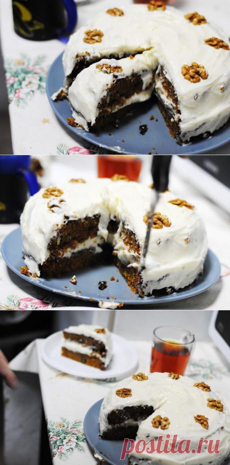 Морковный торт с кремом из сливочного сыра..