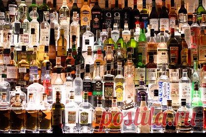 Нарколог перечислила признаки алкогольной зависимости. Психиатр, нарколог Ольга Шевченко перечислила признаки алкогольной зависимости. «Прежде всего для составления картины болезни мы смотрим на анамнез, однако бывает так, что ещё до расспросов пациента врач понимает причину обращения по хабитусу, то есть по внешним признакам», — сказала она.