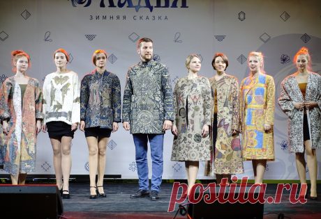 В рамках Московской выставки «Ладья 2019. Зимняя сказка», после зажигательных кавказских танцев состоялся показ коллекции &quot;Артефакт&quot; студии YAGA. Несмотря на эмоциональный перегрев, вызванный горячими джигитами, публика тепло встретила антипод маскулинности - утонченную женственность стиля Яги (спасибо девочкам – моделям из студенческого театра «Вервица»).