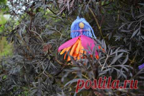 How to Make Beautiful DIY Fairies from Artificial Flowers - Procrastimake